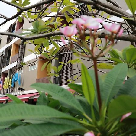 Namnon Place Nonthaburi Eksteriør billede