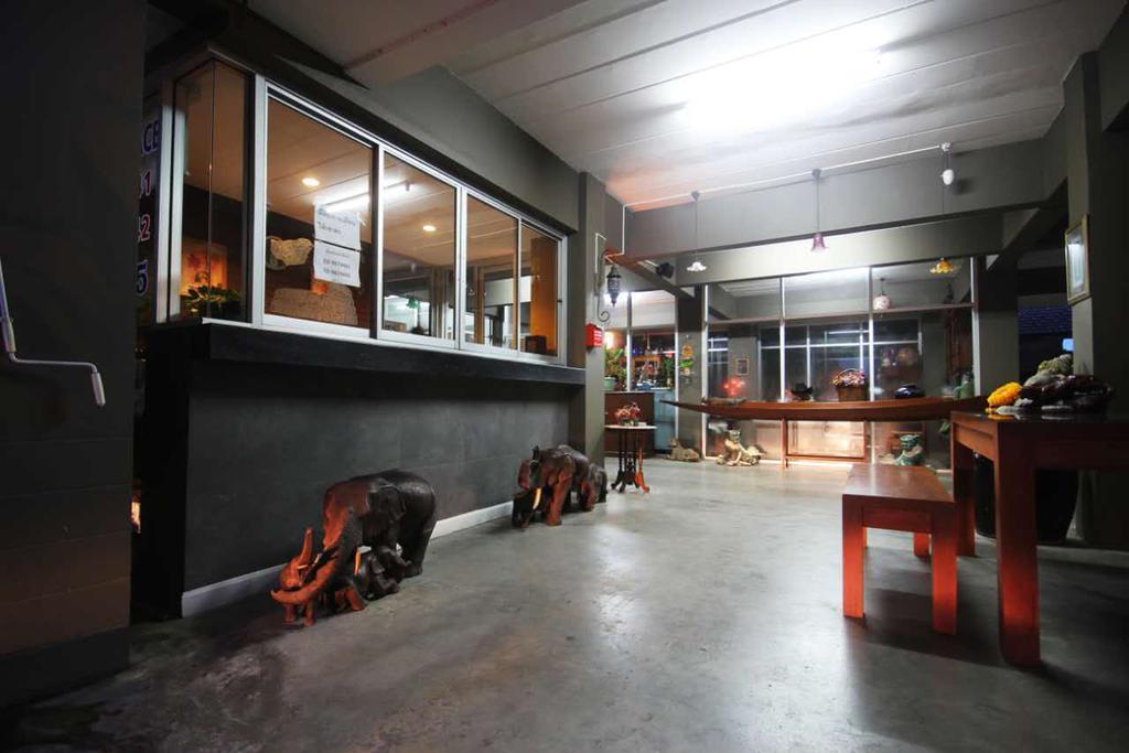Namnon Place Nonthaburi Eksteriør billede