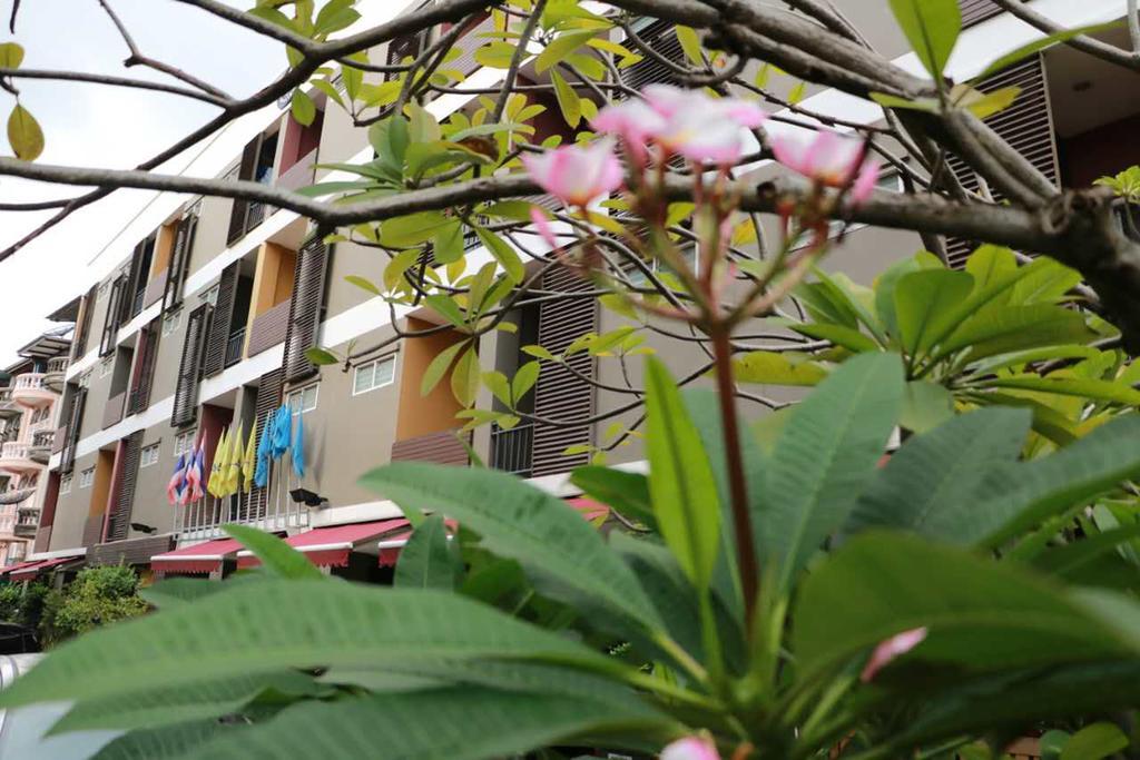 Namnon Place Nonthaburi Eksteriør billede
