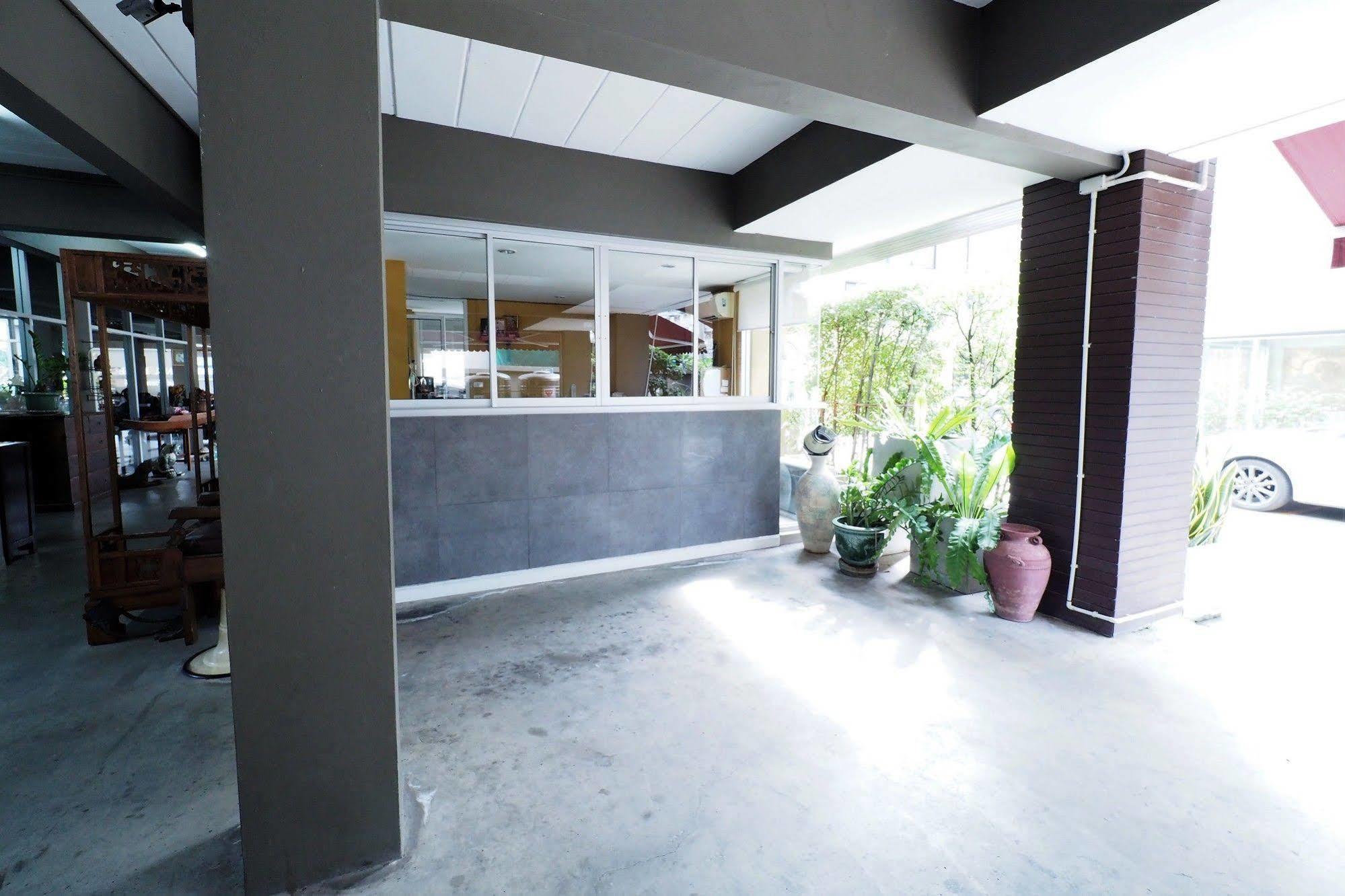 Namnon Place Nonthaburi Eksteriør billede