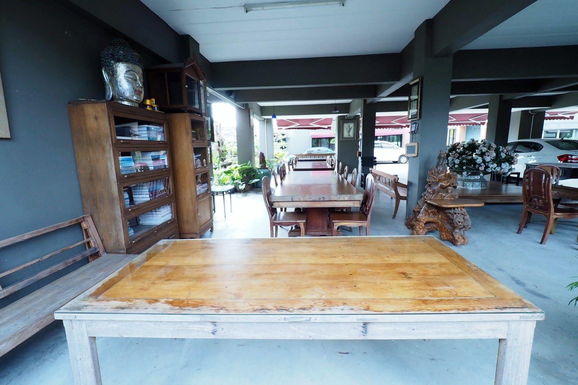 Namnon Place Nonthaburi Eksteriør billede