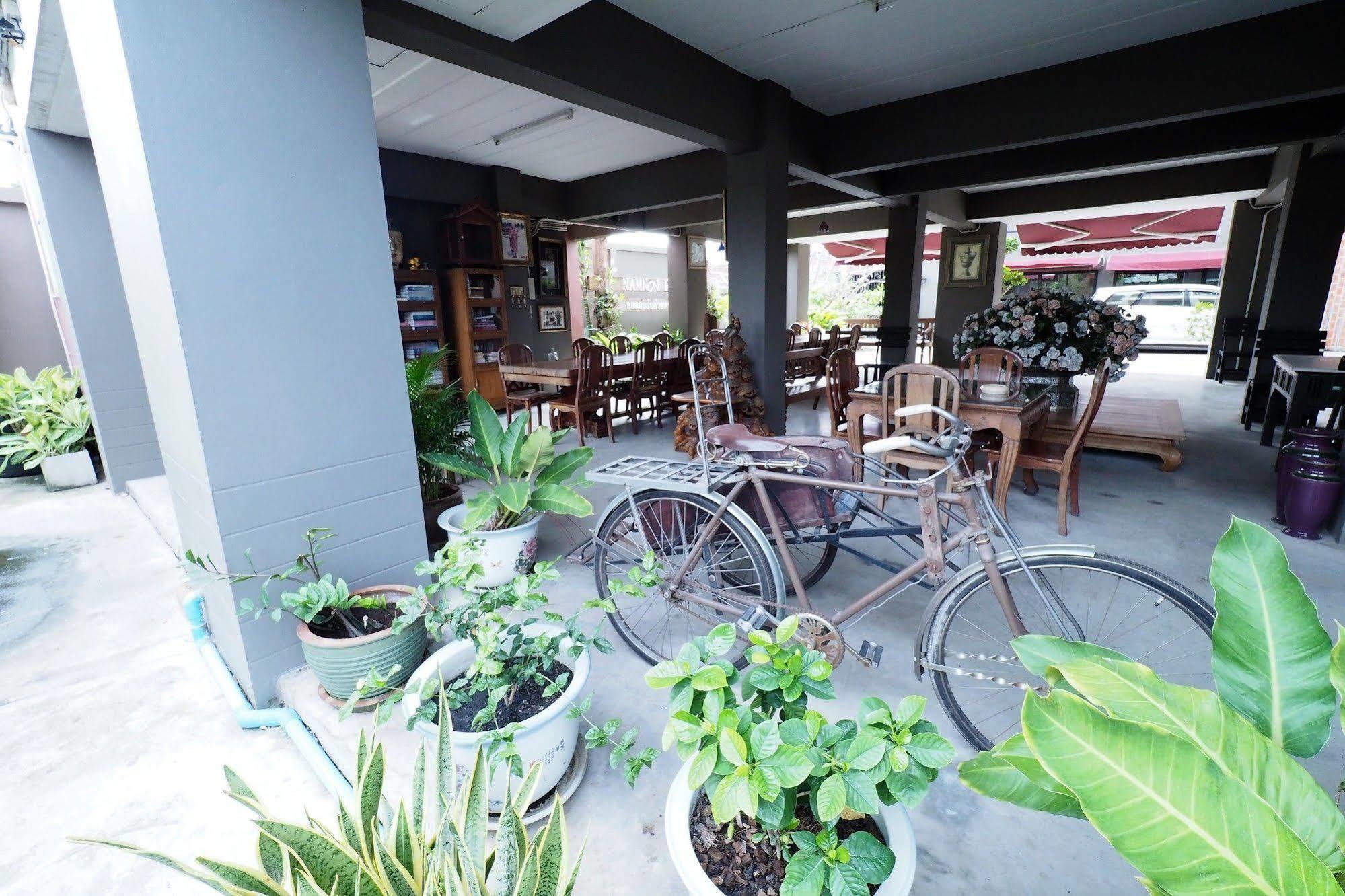 Namnon Place Nonthaburi Eksteriør billede